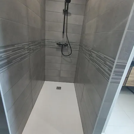 Le Cubry بيت للعطل *